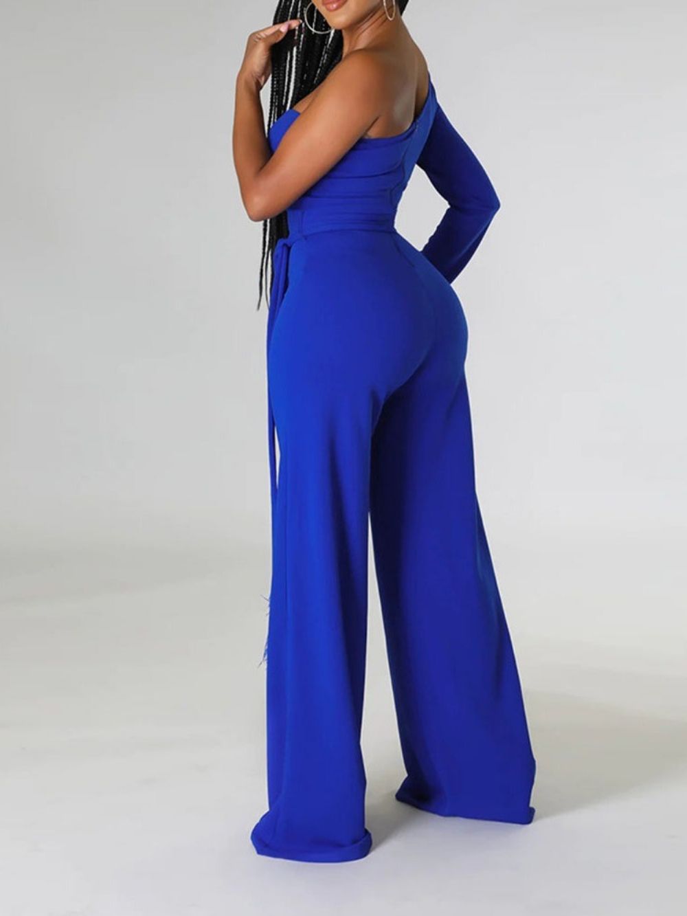 Asymmetrische Damesjumpsuit Over De Volledige Lengte En Slanke Taille Met Halfhoge Taille