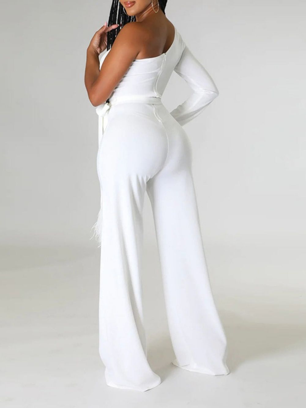 Asymmetrische Damesjumpsuit Over De Volledige Lengte En Slanke Taille Met Halfhoge Taille