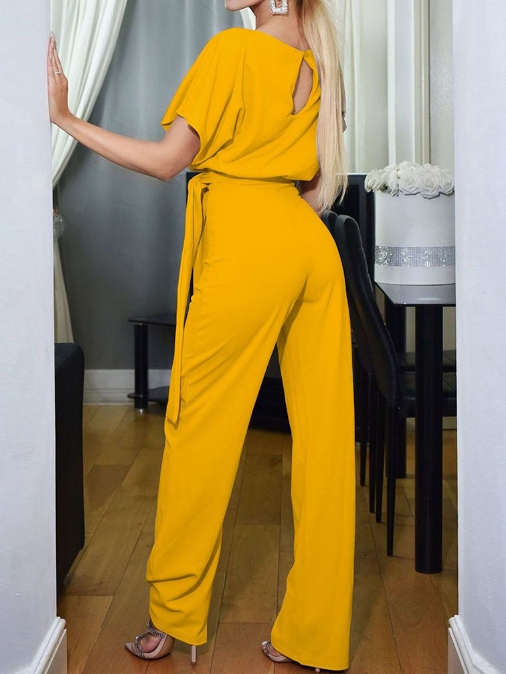 Rechte Slanke Damesjumpsuit Van Westerse Lengte Met Veters