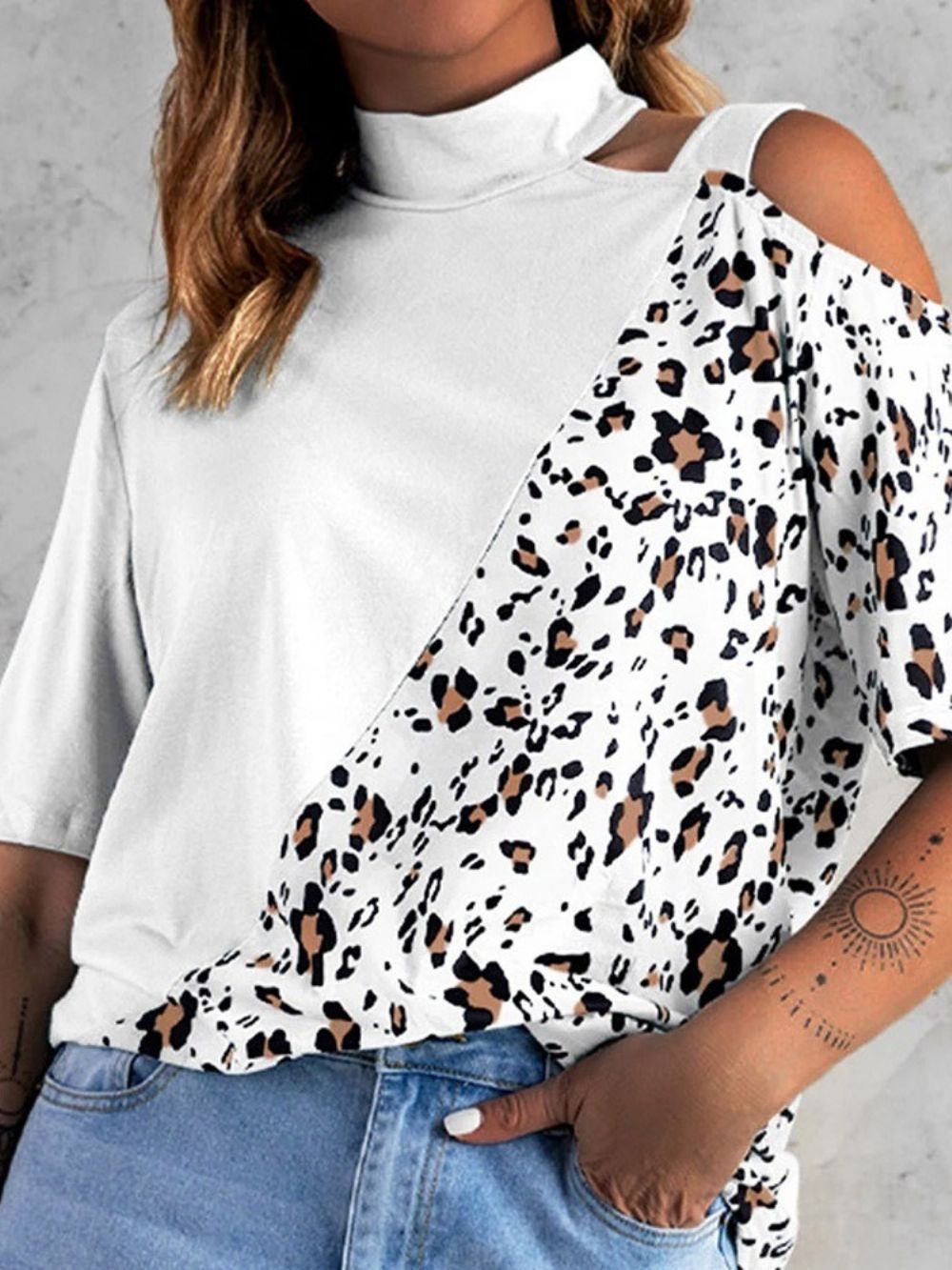 Halflange Losse Zomer-T-Shirt Met Halflange Luipaardprint