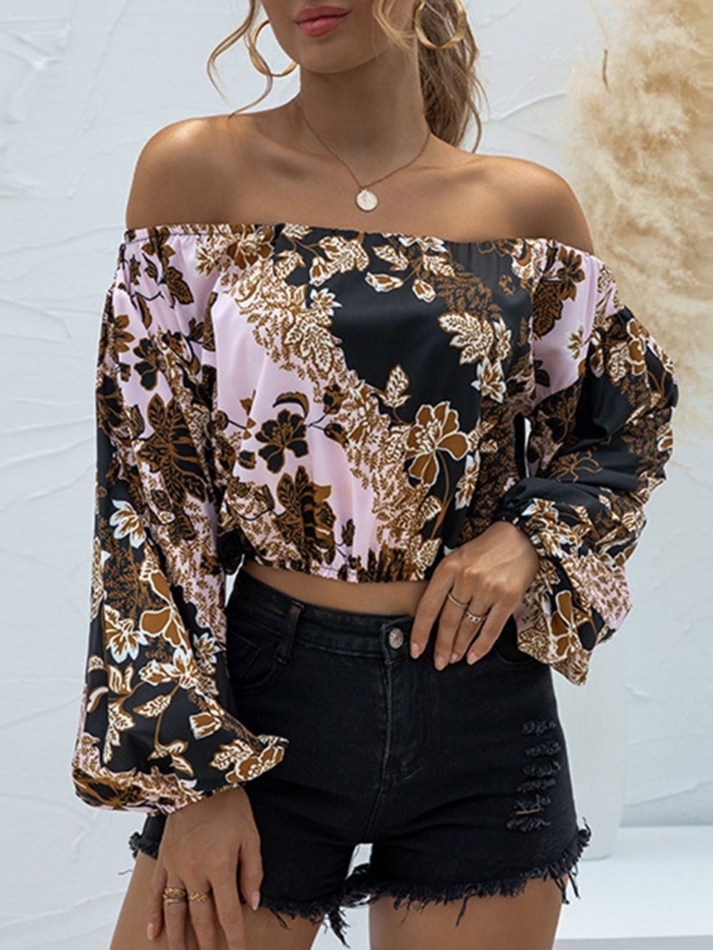 Off-Shoulder Vintage Dames T-Shirt Met Lange Mouwen En Bloemen