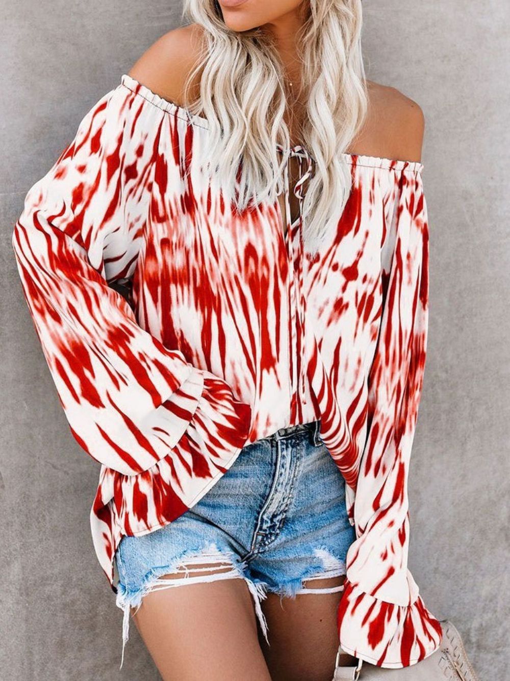 Off-Shoulder Flare Mouw Blouse Met Kleurvlakken