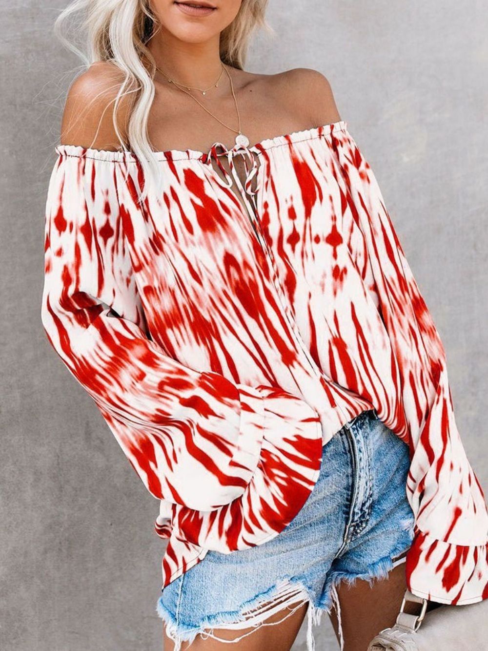 Off-Shoulder Flare Mouw Blouse Met Kleurvlakken