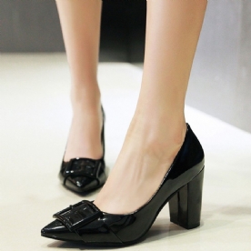 Charmante Lakleren Pumps Met Puntneus