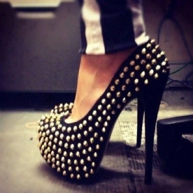 Cool Rivets Pumps Met Naaldhak En Ronde Neus