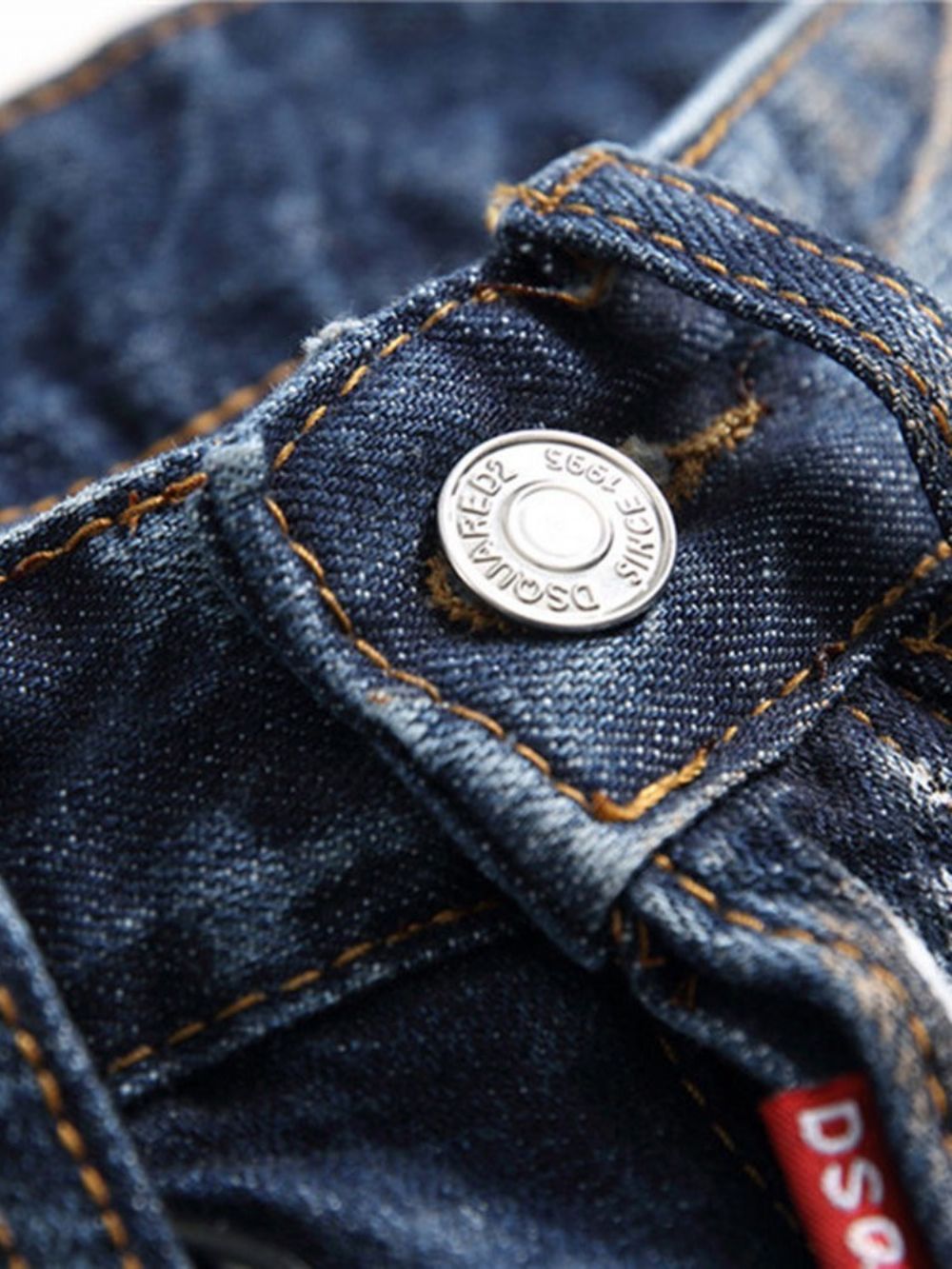 Verfspetters Rechte Jeans Met Halfhoge Taille En Knopen