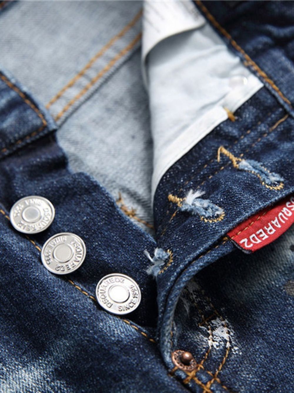 Verfspetters Rechte Jeans Met Halfhoge Taille En Knopen