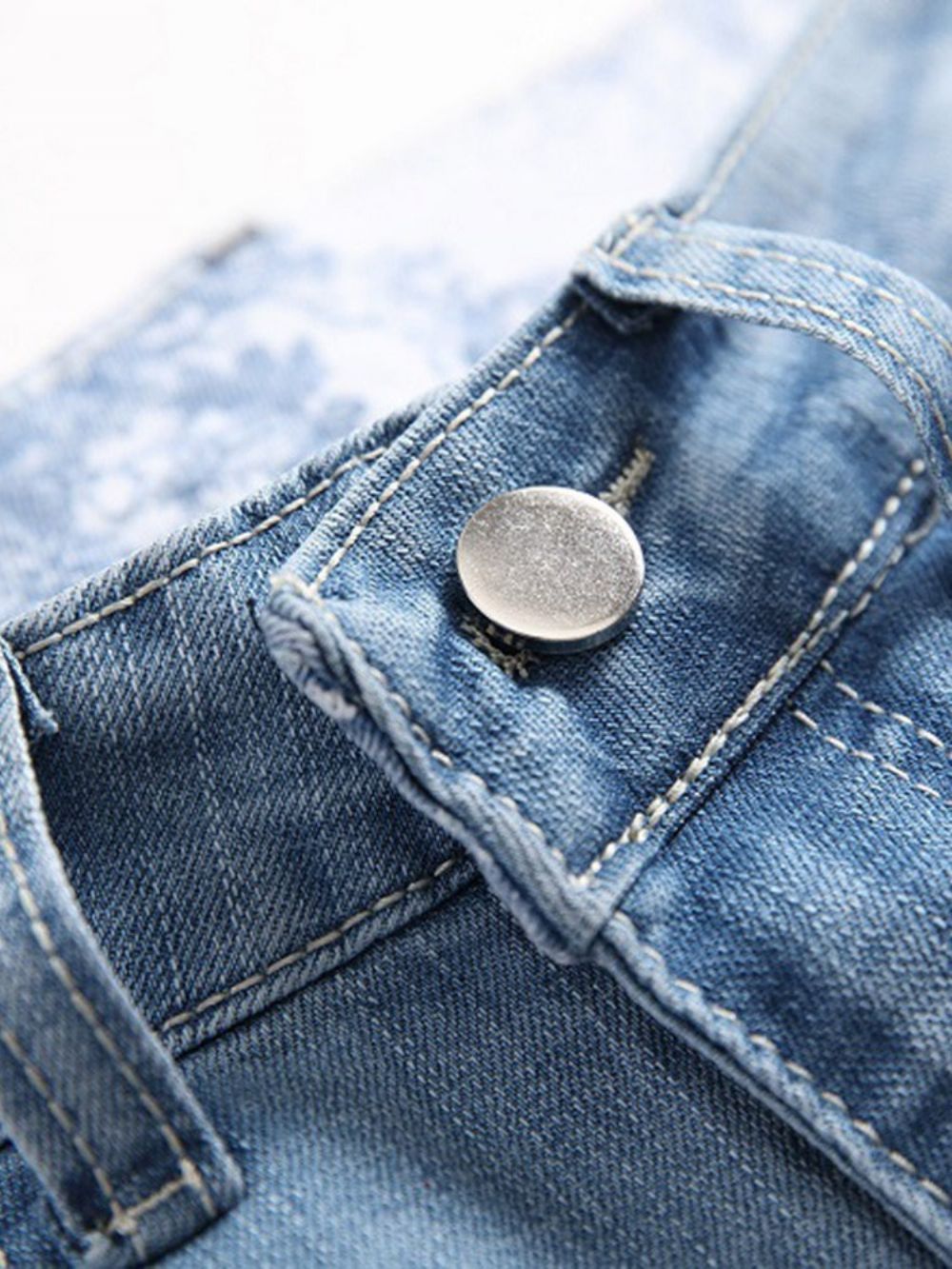 Versleten Herenjeans Met Middelhoge Taille Met Kleurvlakken