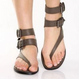 Platte Sandalen Met Zwarte Gesp En String