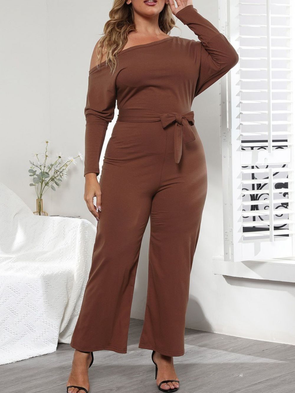 Effen Asymmetrische Damesjumpsuit Over De Volledige Lengte Slank En Recht Plus maat