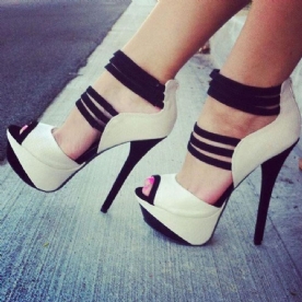 Platform Peep Toe Pumps Met Kleurblokken